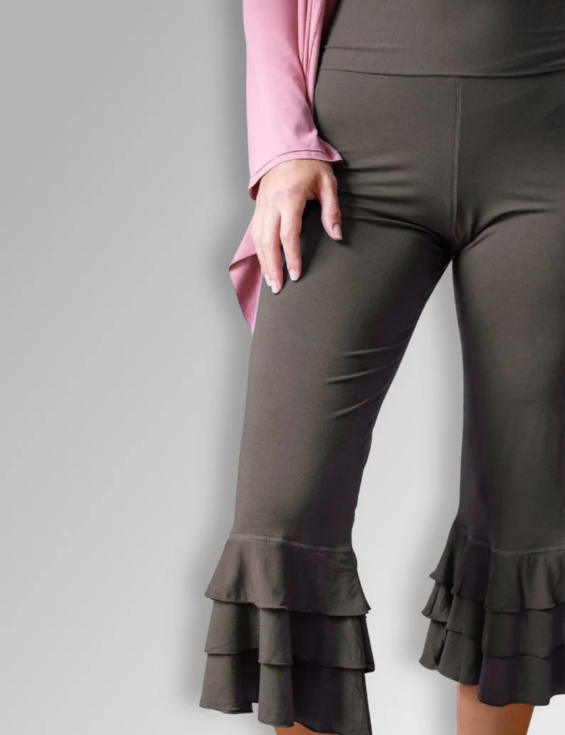 Ruffle Bloomer Yoga Flared Yoga/Dance Pants in Mocha