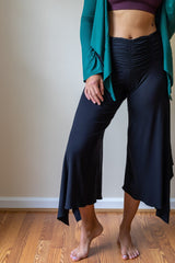 Ruched Waistband Gaucho Pants in Gray