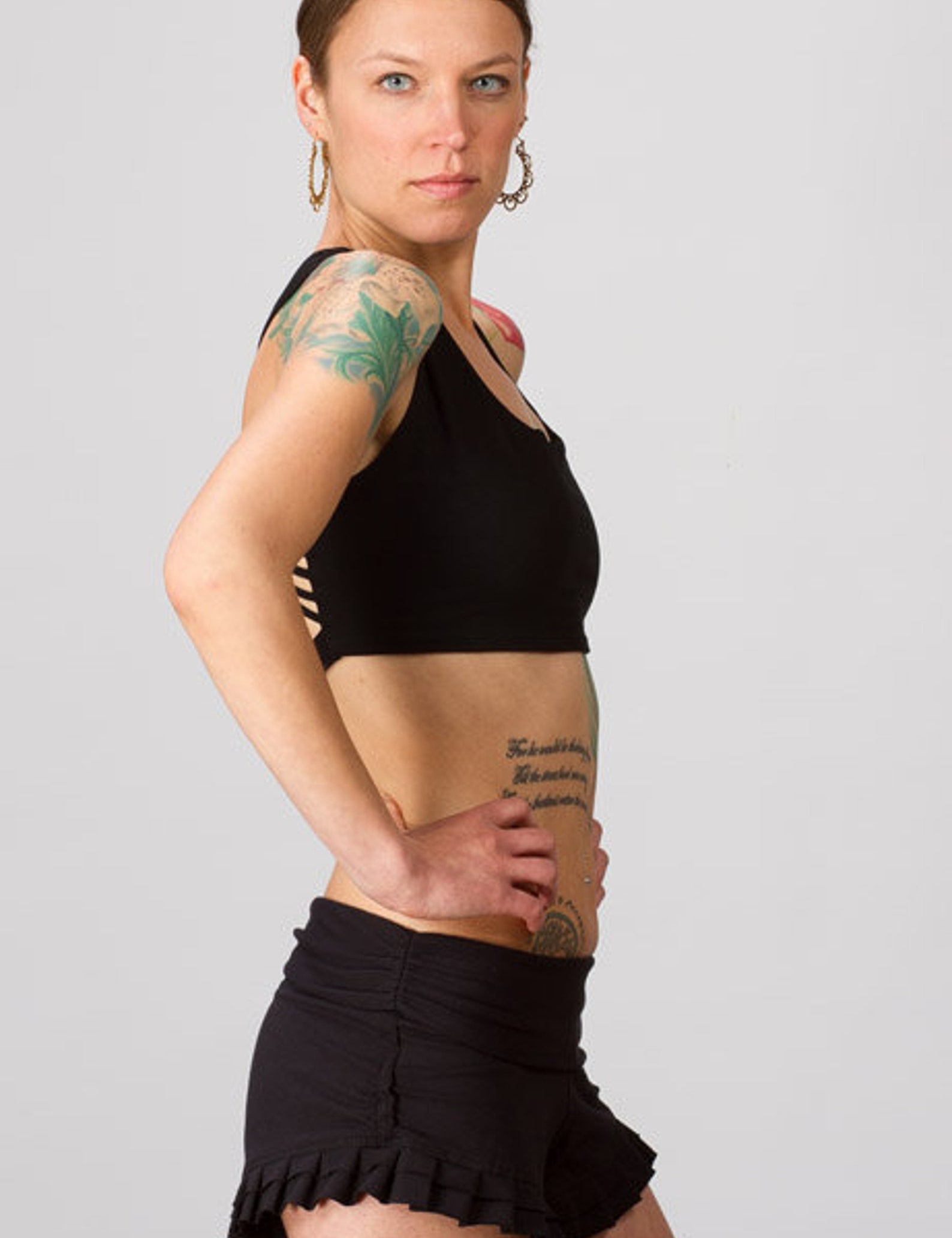 Strappy Yoga Sports Bra Tank Top in Black