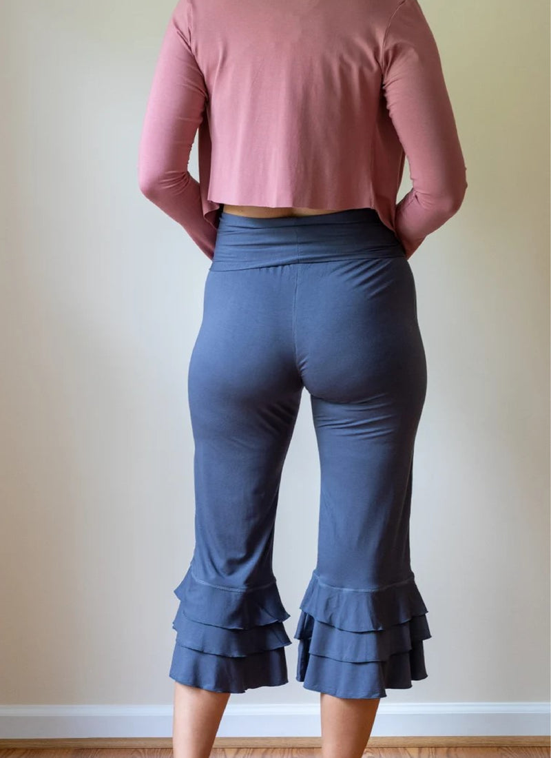 Darlene Ruffle Bloomer Yoga Pants in Grey