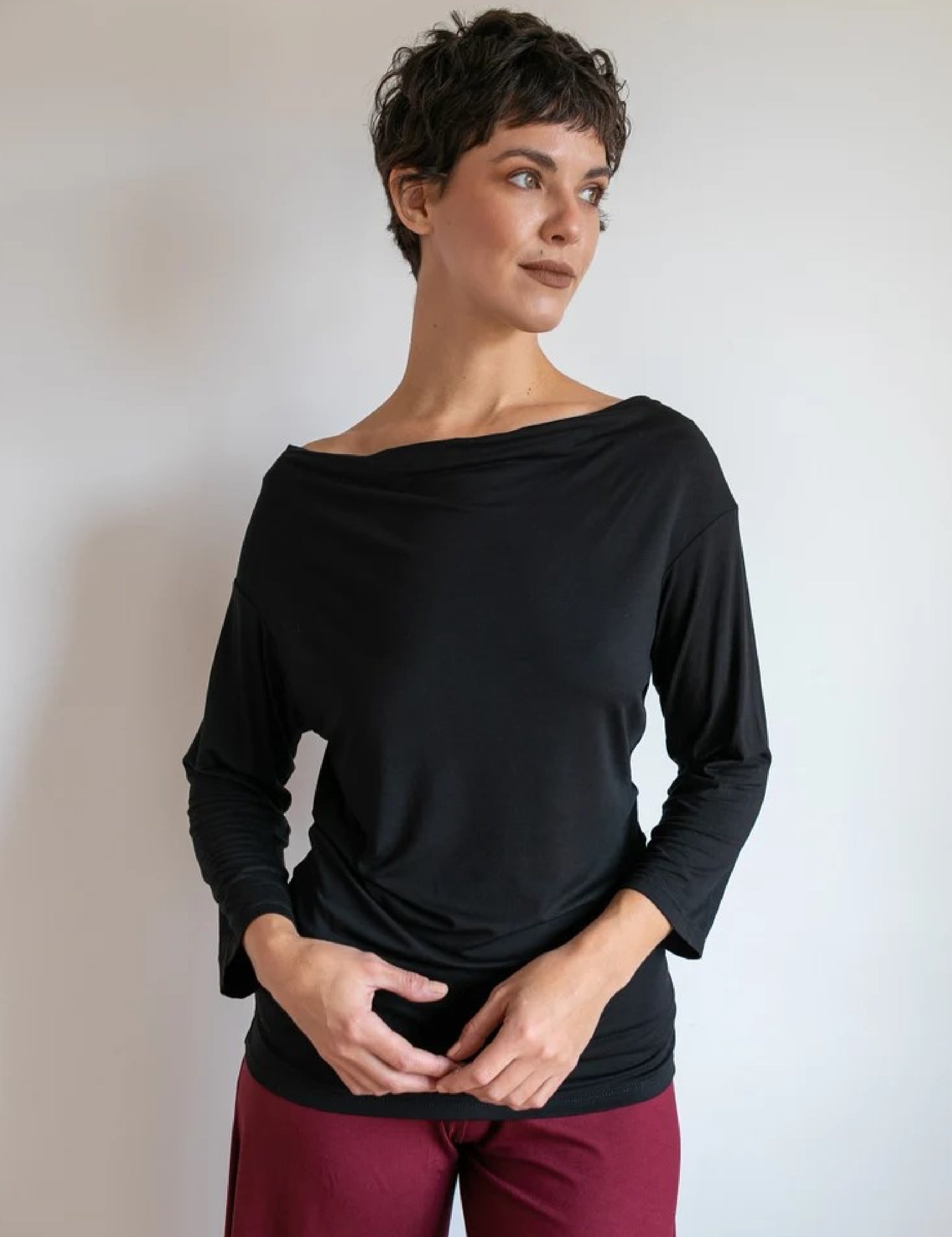Leslie Backless Long Sleeve Shirt in Black